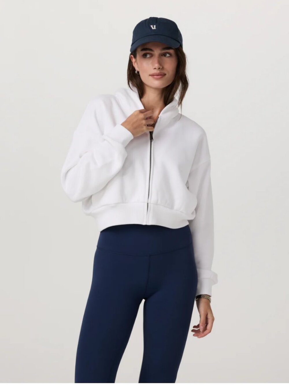EUC Vuori Restore Mini Full Zip Hoodie Cropped Sweatshirt (White)